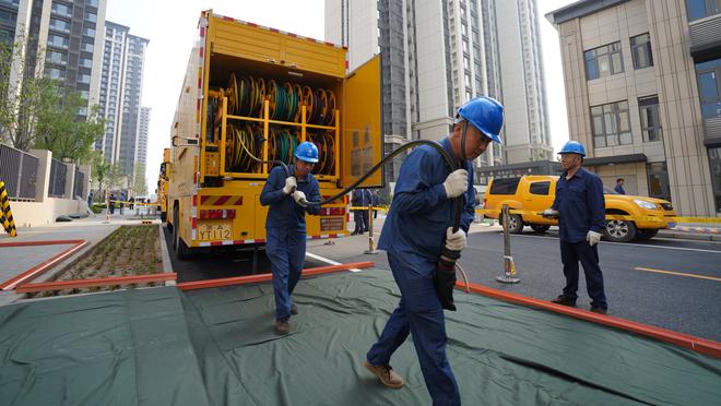 因斯：曼联需要像劳塔罗和奥斯梅恩这么稳健的射手